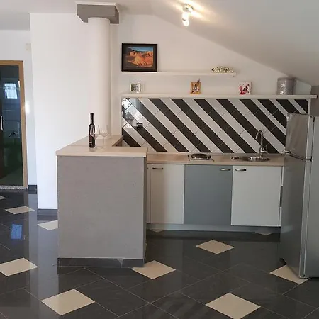 Apartamento Miro Debeljak